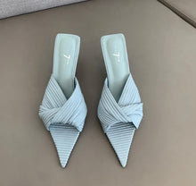 Load image into Gallery viewer, 7 Lucky Heels