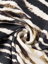 Load image into Gallery viewer, Safari Capri Leggings