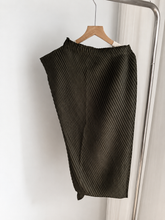 Load image into Gallery viewer, Katachi Pleated Set

