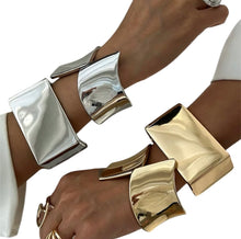 Load image into Gallery viewer, Chunk-Li Bracelets

