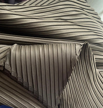 Load image into Gallery viewer, Katachi Pleated Set

