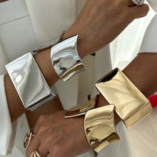 Load image into Gallery viewer, Chunk-Li Bracelets
