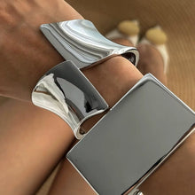 Load image into Gallery viewer, Chunk-Li Bracelets
